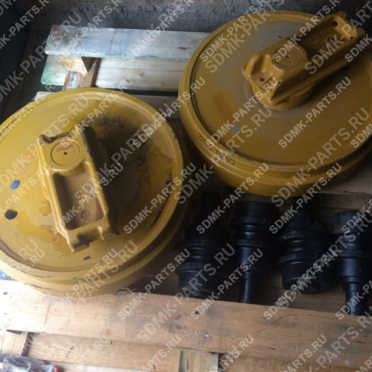 Колесо направляющее 81N6-13010 HYUNDAI R260LC-9S 81N6-13011 1