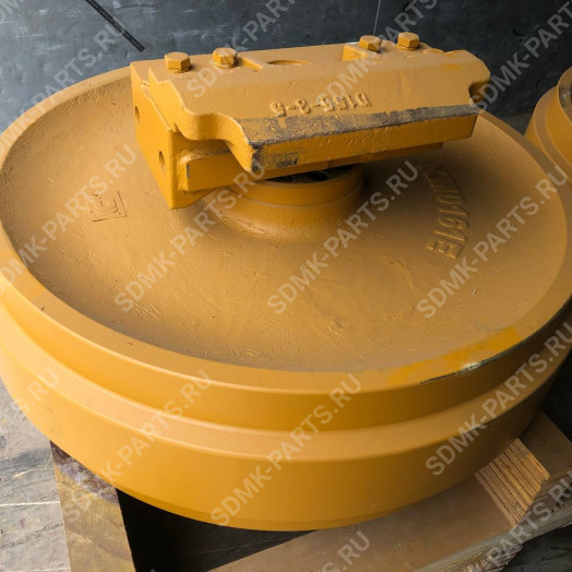 Колесо направляющее KOMATSU D155A-5 17A-30-00040